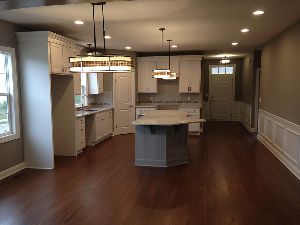 Inspiration for a transitional kitchen remodel in Columbus
