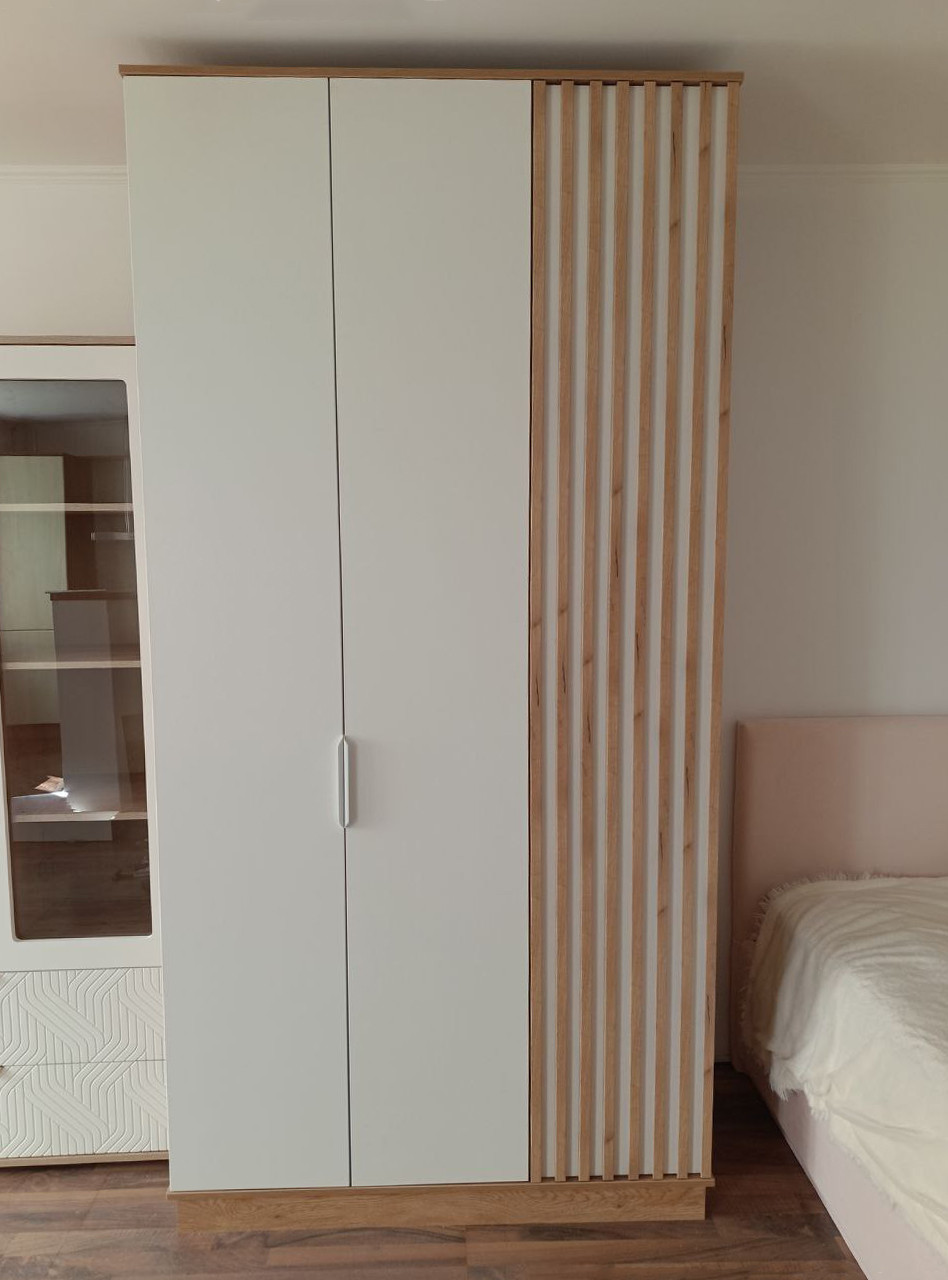 Распашные шкафы