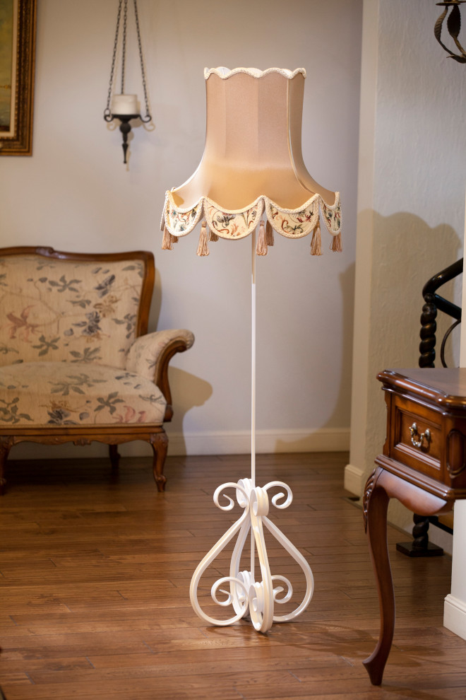 Торшер белый