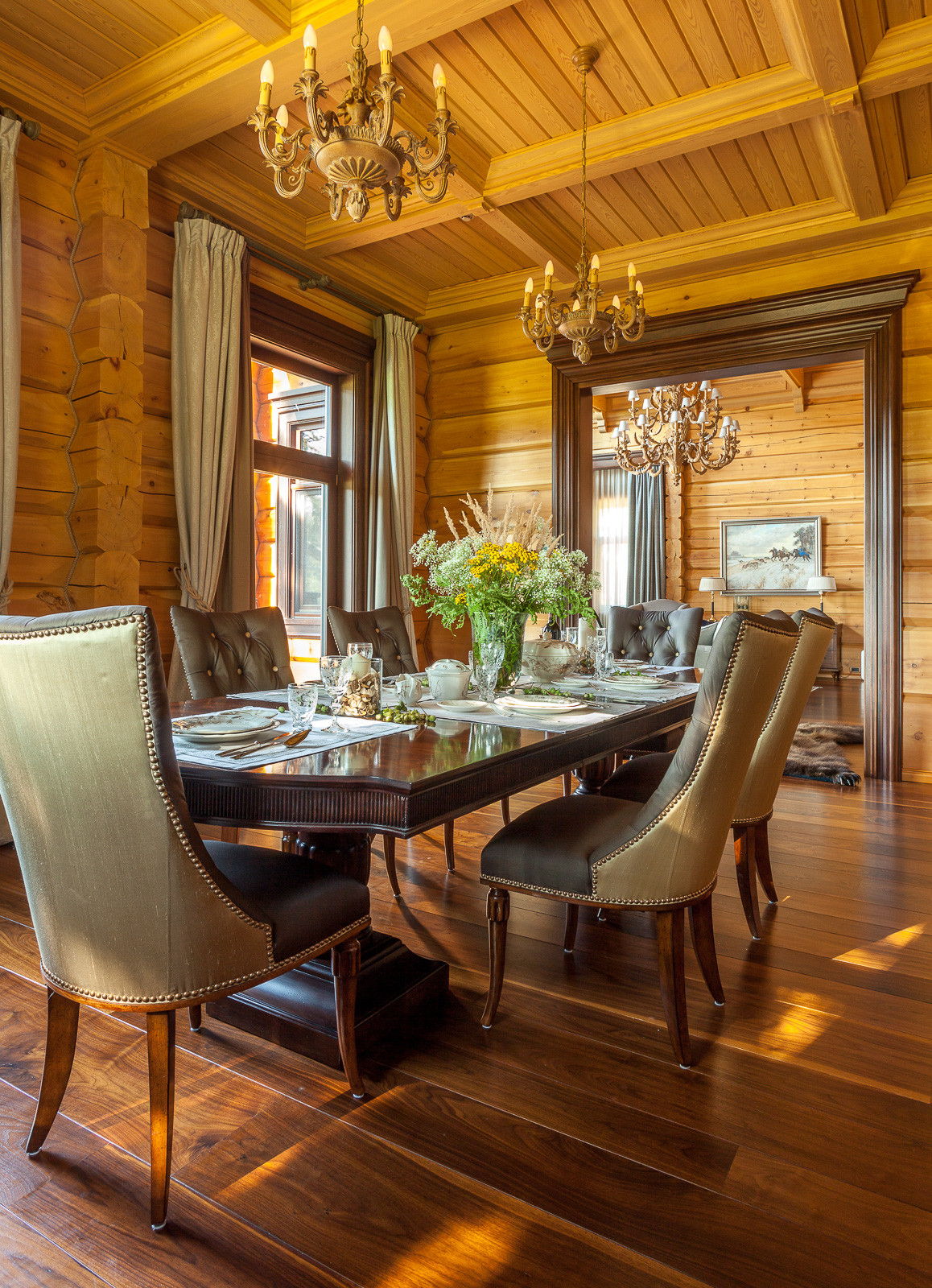 Деревянный дом в классическом стиле