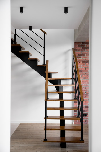 Ремонт апартаментов в ЖК STUDIO 12 industrial-staircase