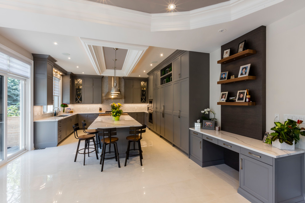 Inspiration for a transitional kitchen remodel in Toronto