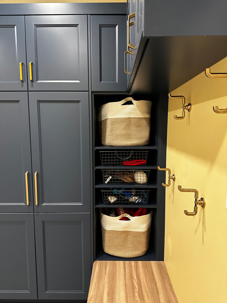 Elderberry Ave - Mudroom