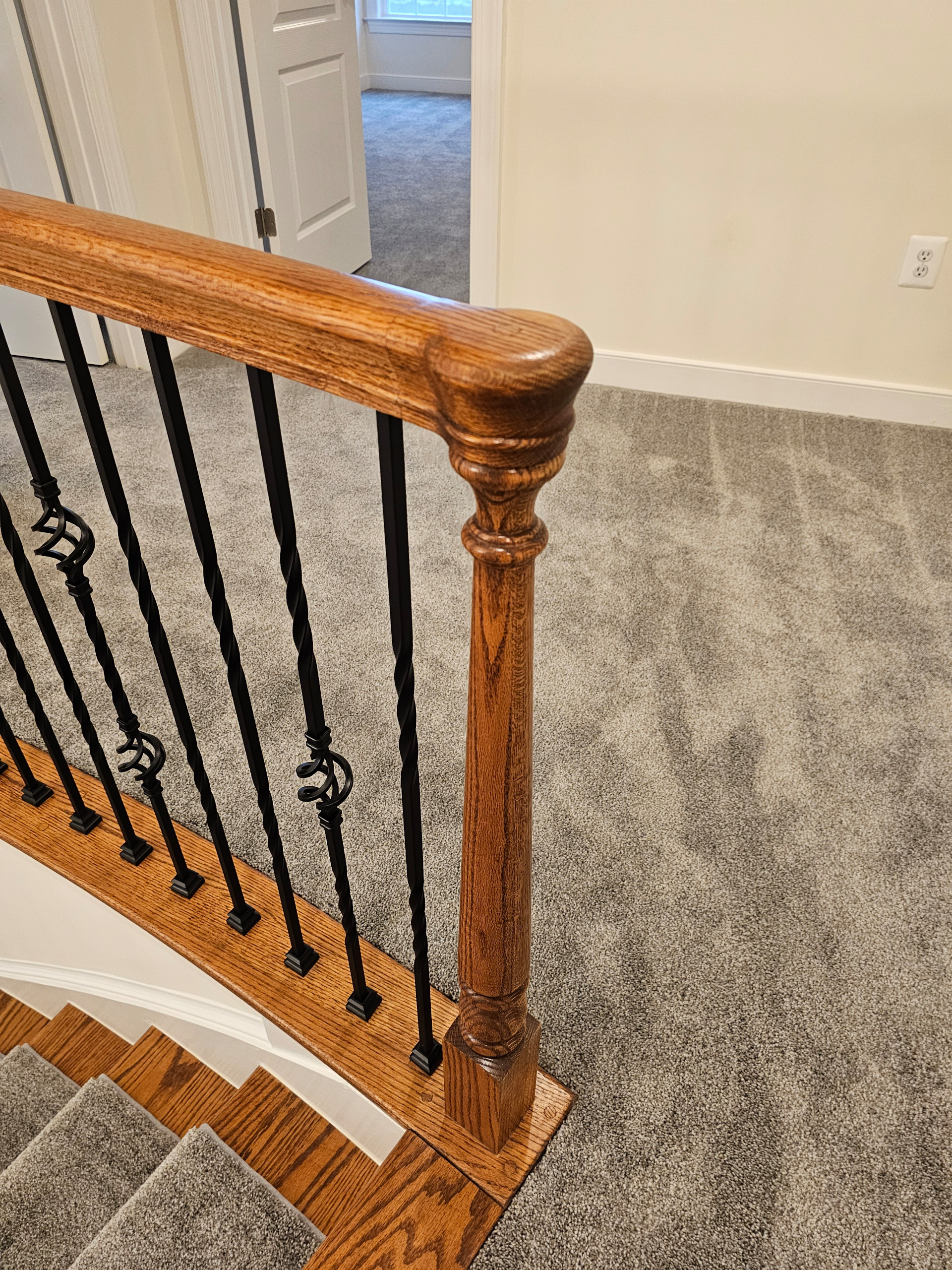 128_Grand Entryway Elliptical Staircase, Nokesville, VA 20181