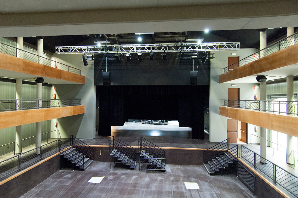 Rehabilitación de nave industrial para Auditorio y teatro