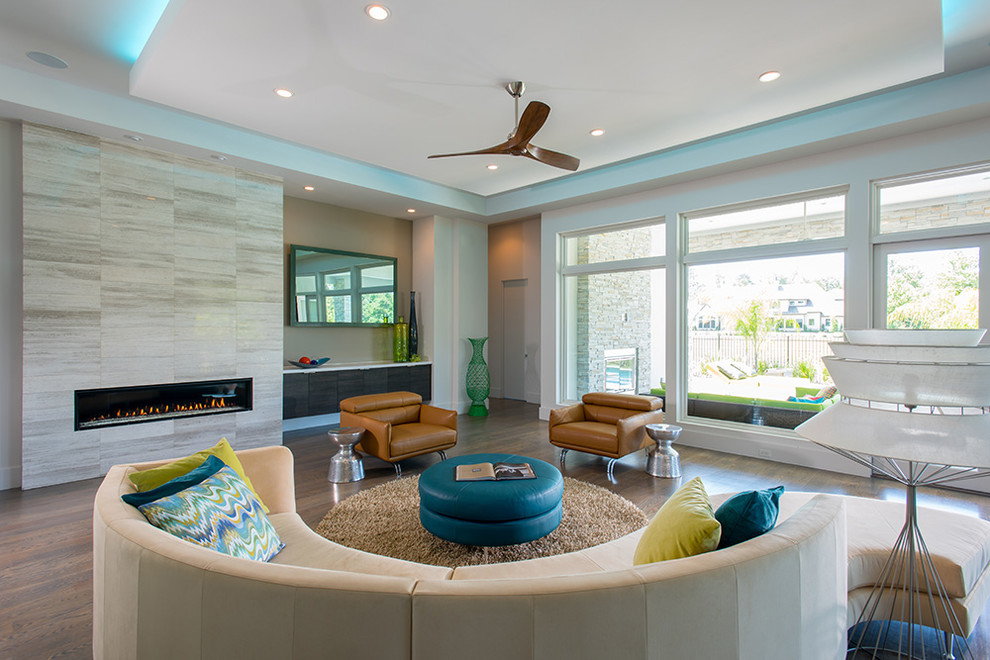 Photo of a contemporary living room in Houston.