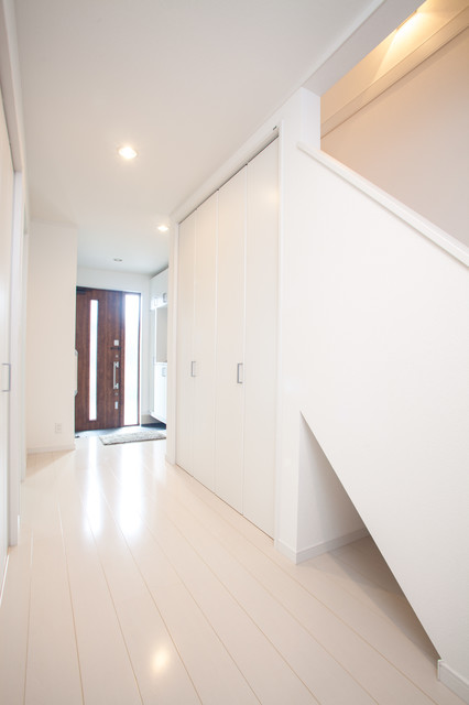 白い家 modern-hall