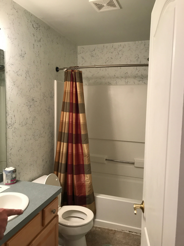Bathroom - transitional bathroom idea