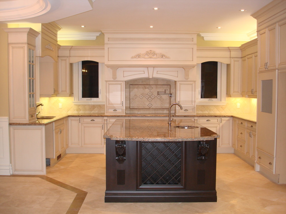 Kitchen - transitional kitchen idea in Toronto