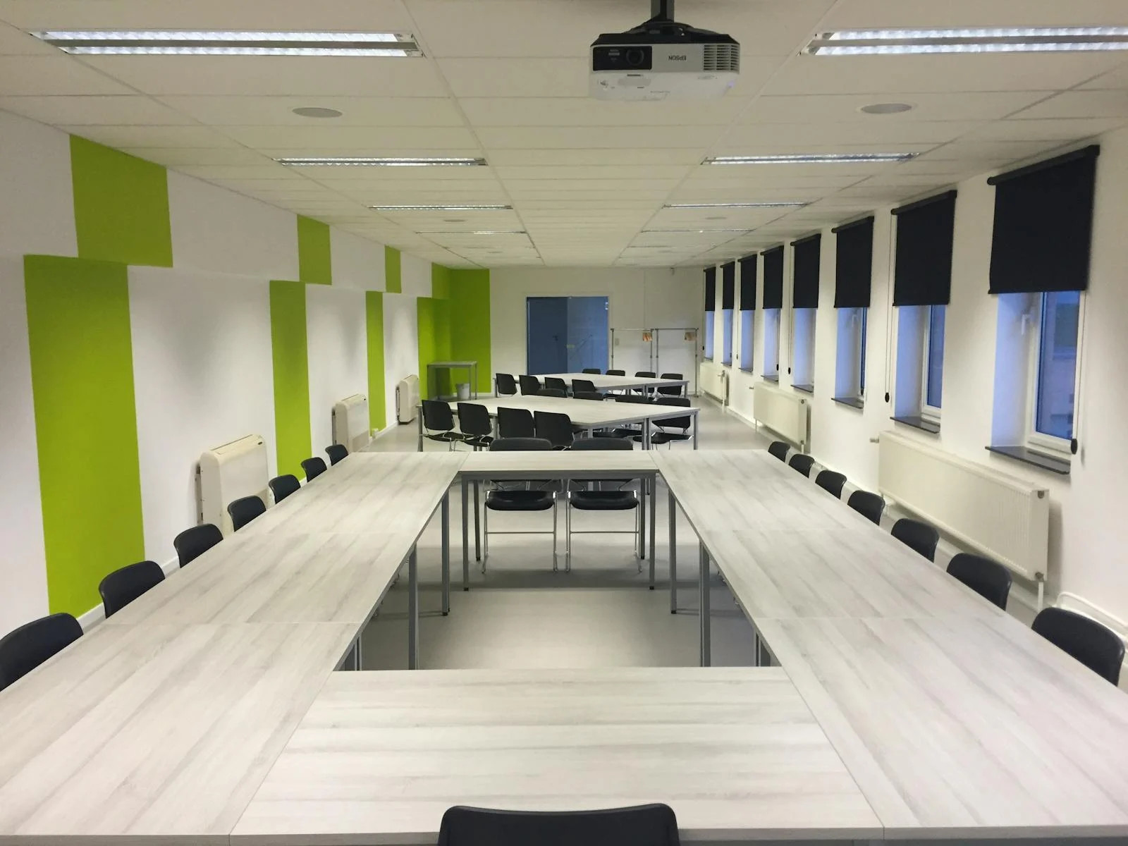 Creation d'espace de bureau pour un grand groupe a Paris/ La Defense