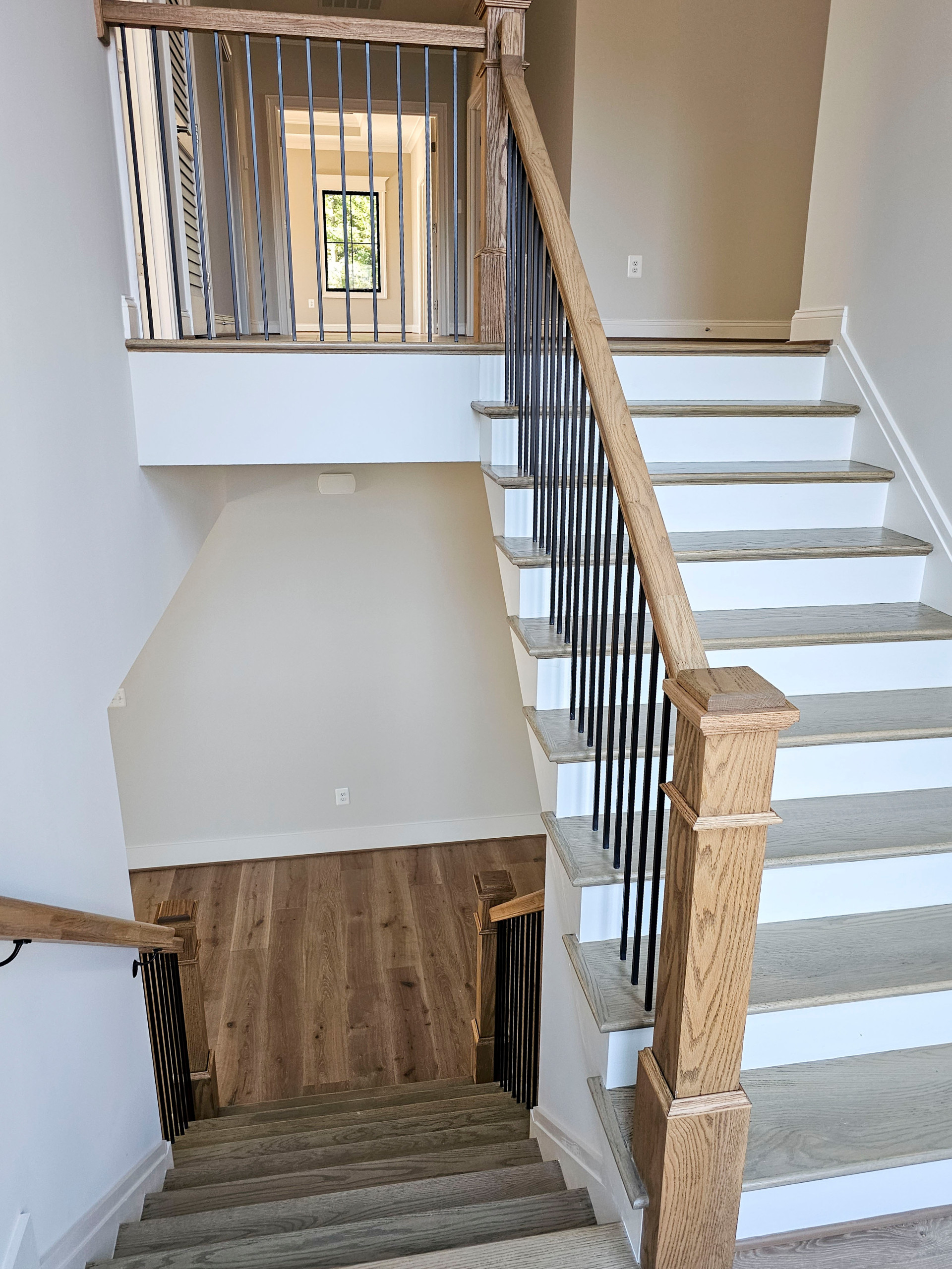 105_Modern and Bold U-Shaped Staircase, Vienna VA 22180