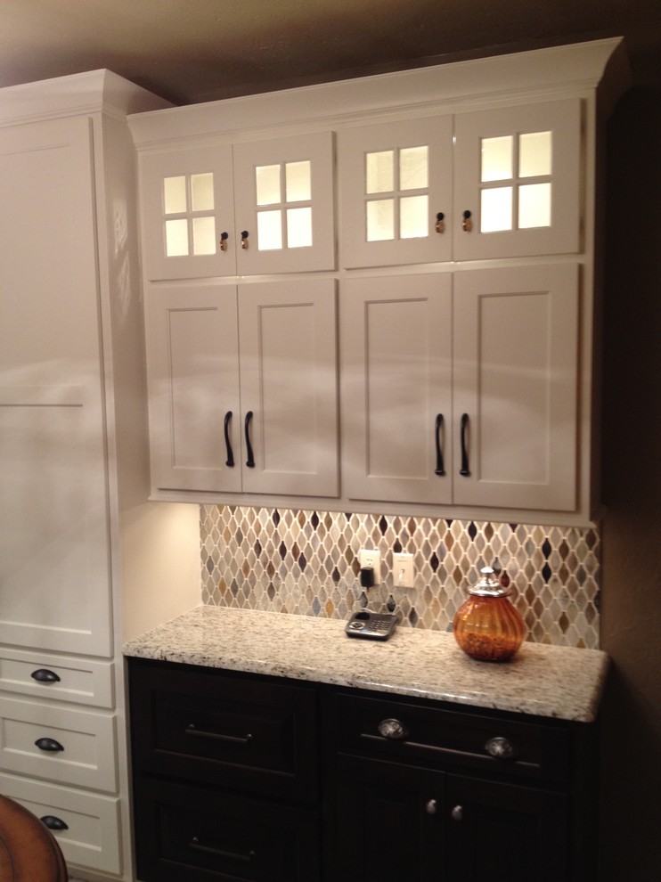 Example of a transitional kitchen design in Oklahoma City