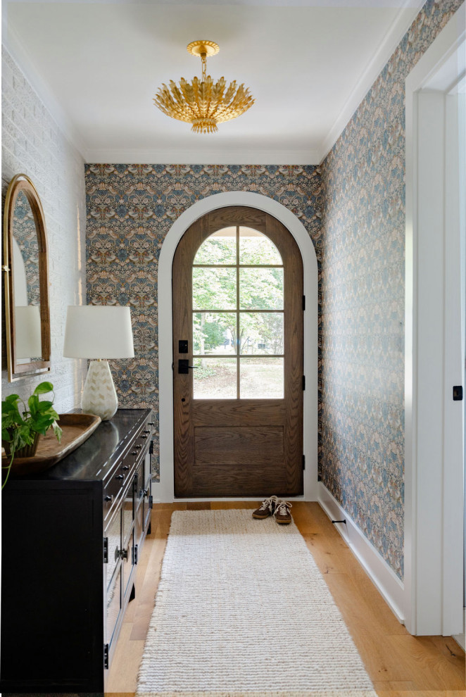 Transitional entryway photo in Chicago