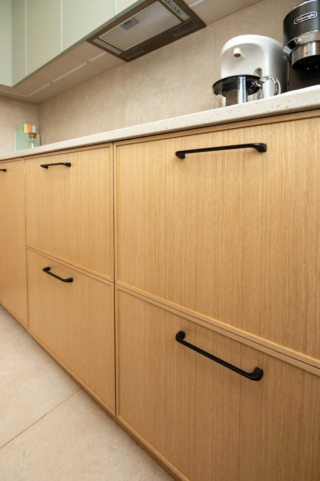 Неоклассическая кухня в трендовых цветах этого года