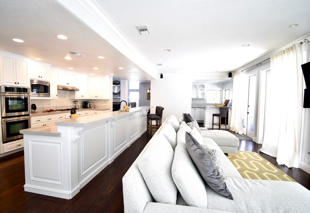 Inspiration for a transitional home design remodel in Orange County