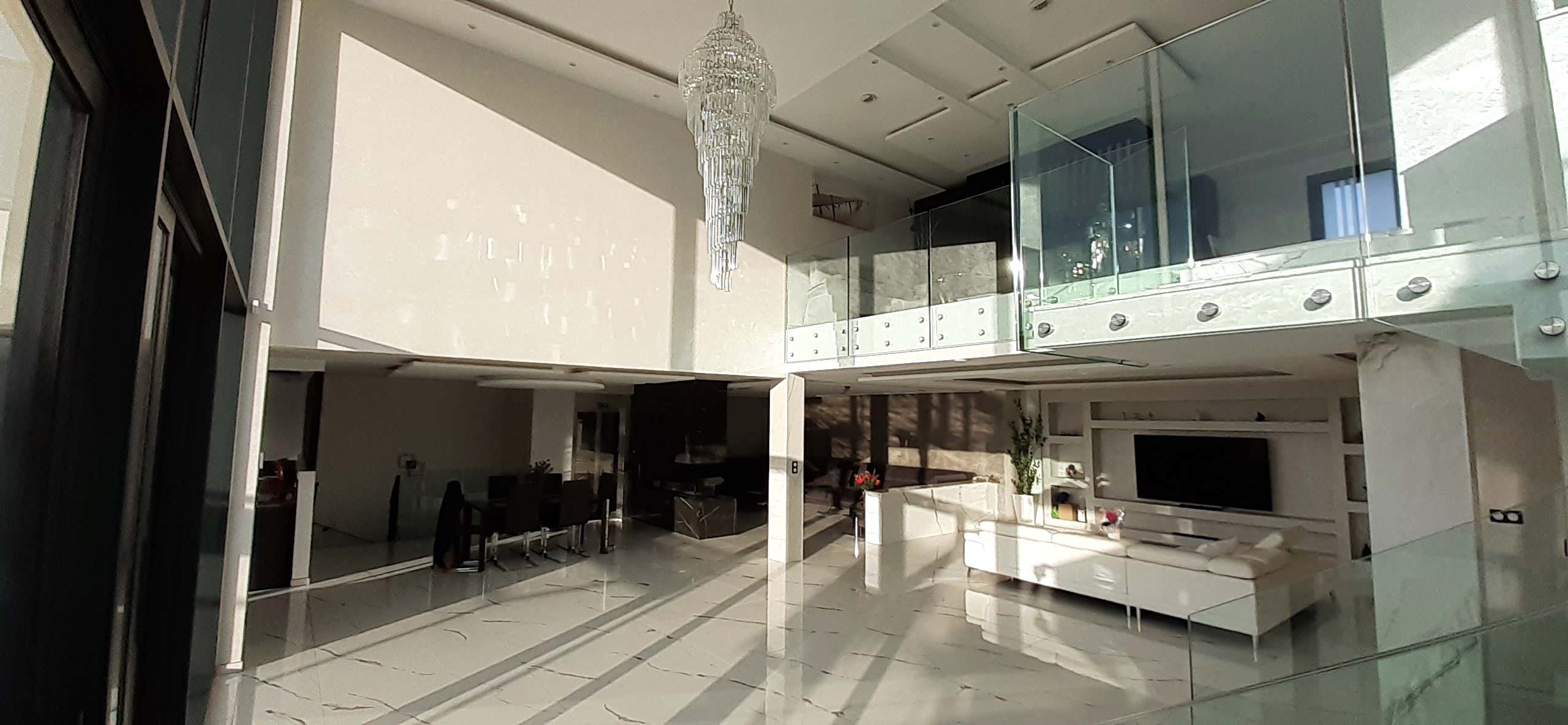 Maison contemporaine de 500m2. Conception des intérieurs