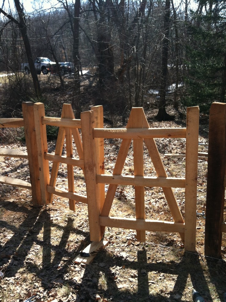 Inspiration for a rustic landscaping in Boston.
