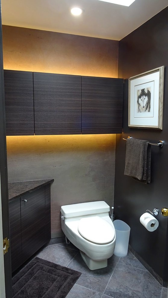 Contemporary cloakroom in Toronto.