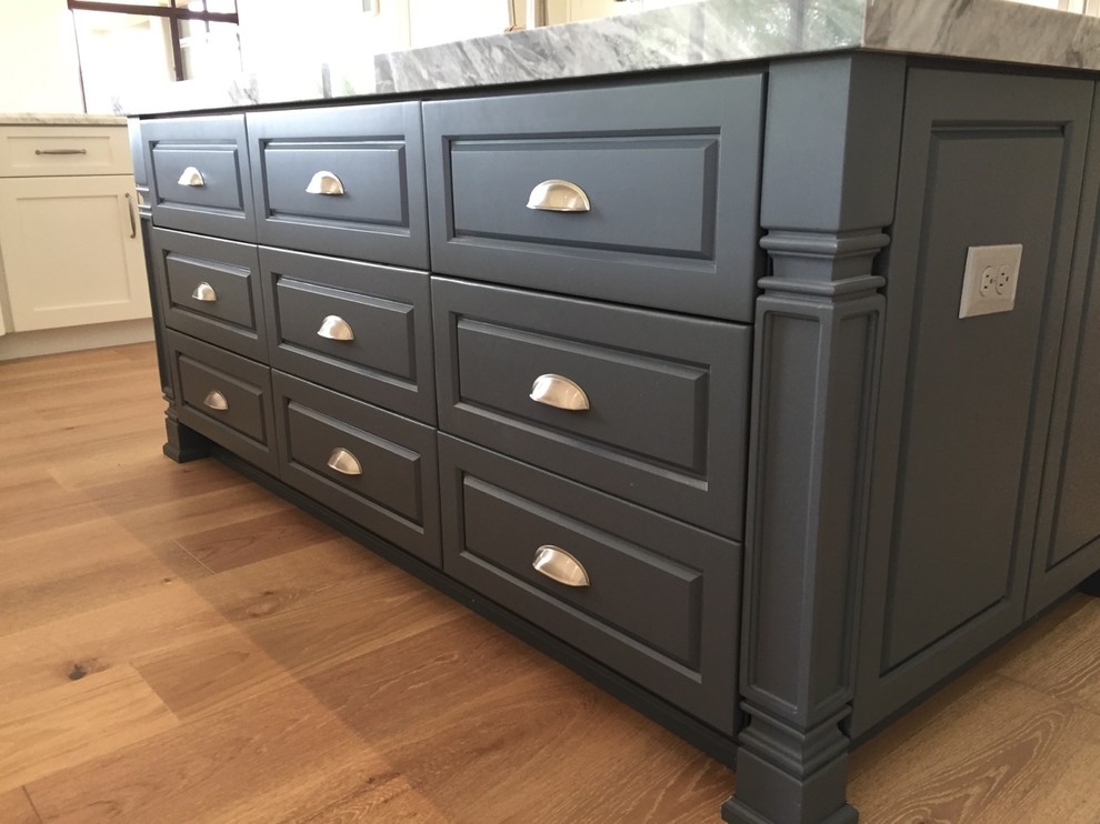 Inspiration for a transitional home design remodel in Phoenix