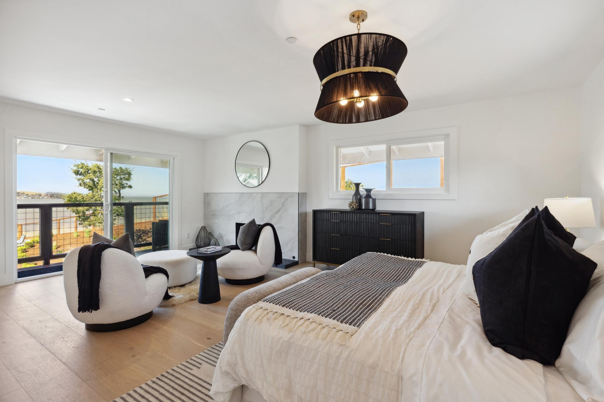 HOME STAGING