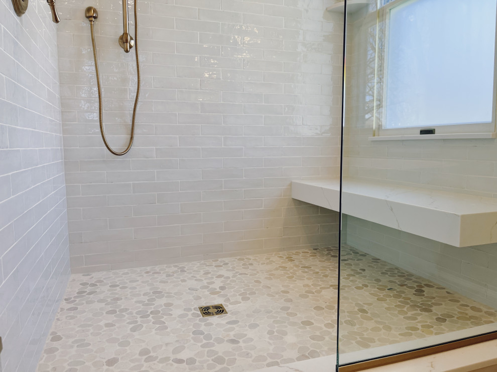 Bathroom - transitional bathroom idea