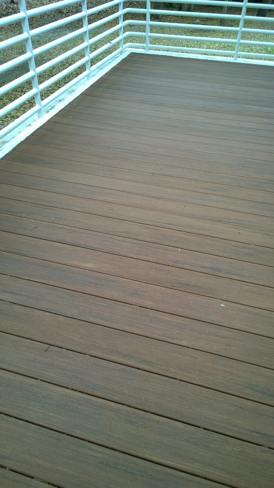 Composite Decking Featuring Azek Vintage Collection Mahogany