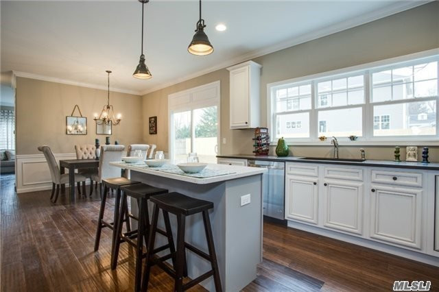 Kitchen - kitchen idea in New York