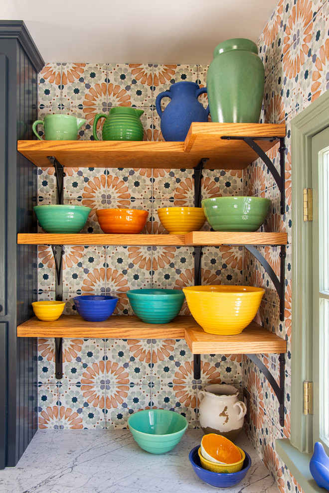 Eklektische Küche mit Rückwand aus Porzellanfliesen in Los Angeles