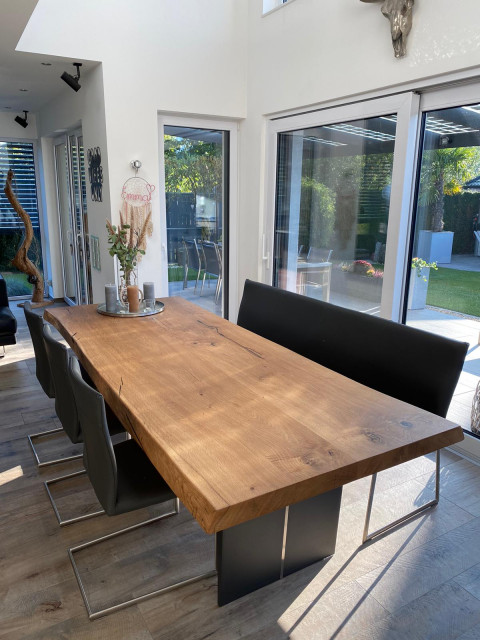 Esstisch Eiche massiv Rustikal - Industrial - Esszimmer - Düsseldorf - von meine-tischplatte.de