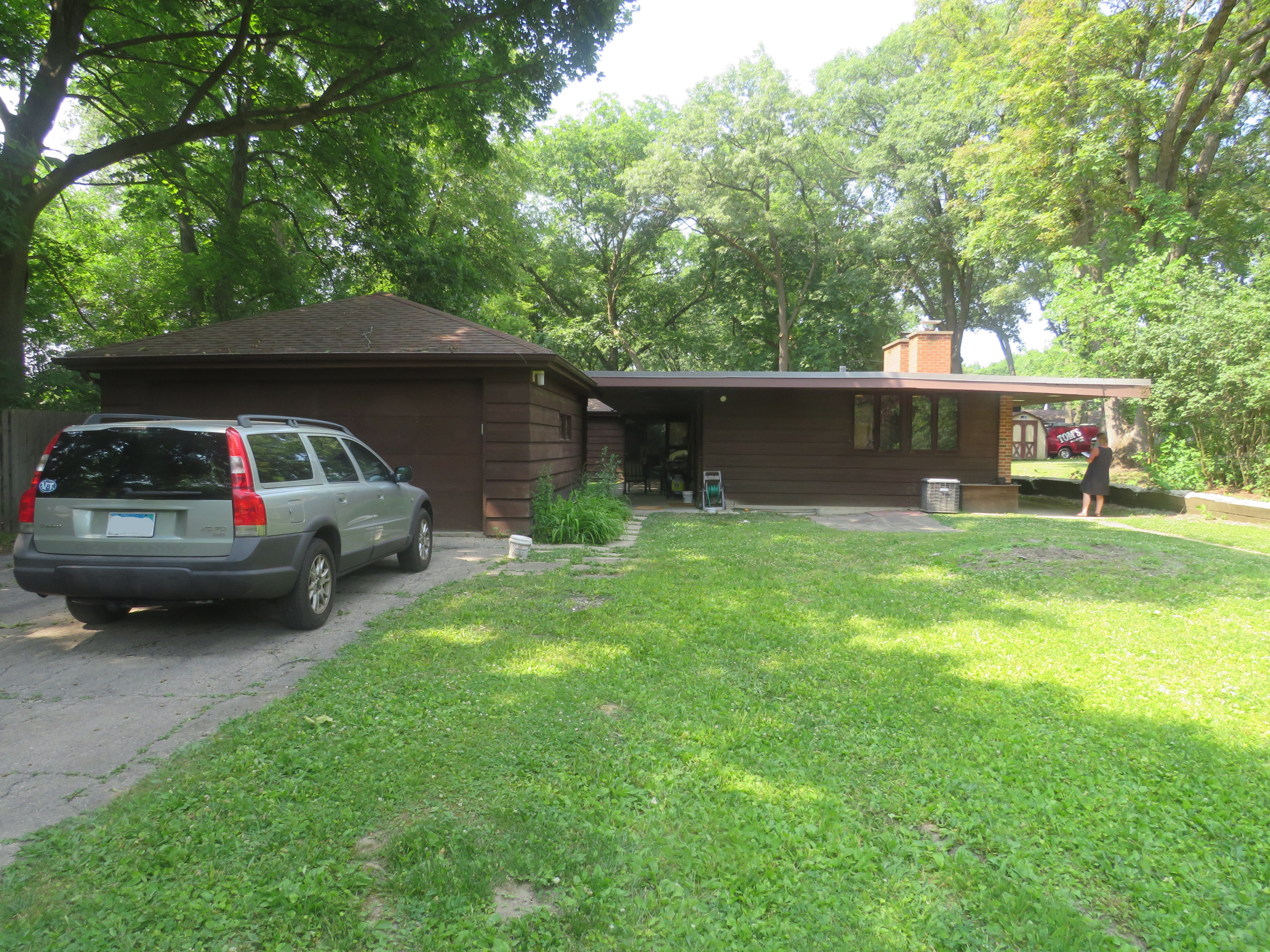 Mid-Century Landscape makeover - Elgin, IL