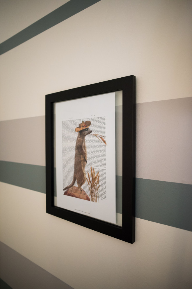Example of a transitional home design design in Phoenix