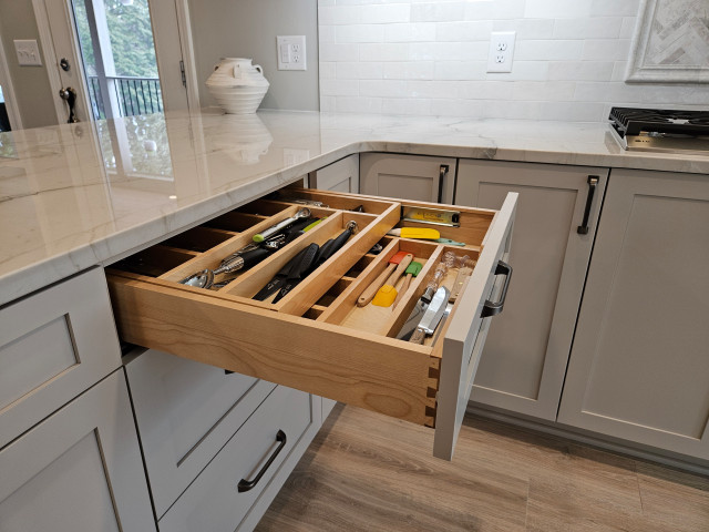 Function Meets Style: A Smart Kitchen Transformation nyklassisk-koek