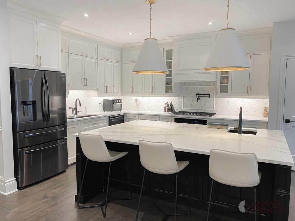 Example of a transitional kitchen design in Toronto