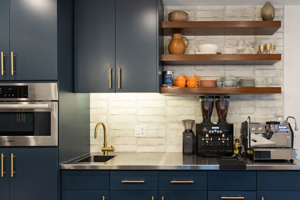 Inspiration for a transitional kitchen remodel in Minneapolis