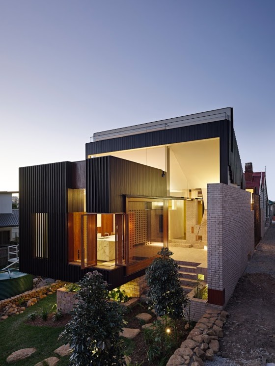 Photo of a contemporary exterior in Canberra - Queanbeyan.