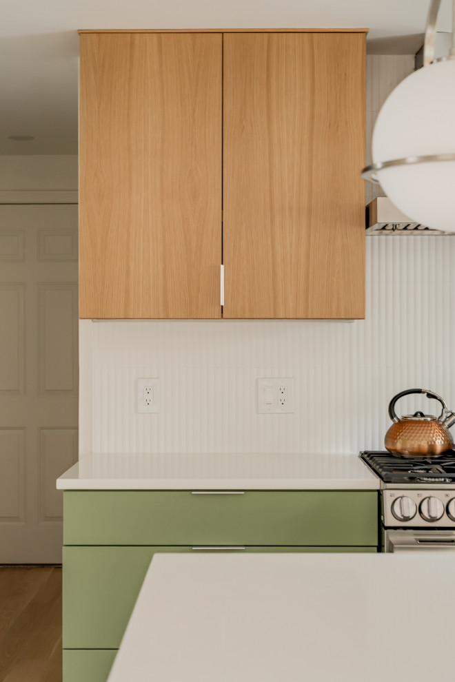 Two-Tone Cabinetry & Statement Design