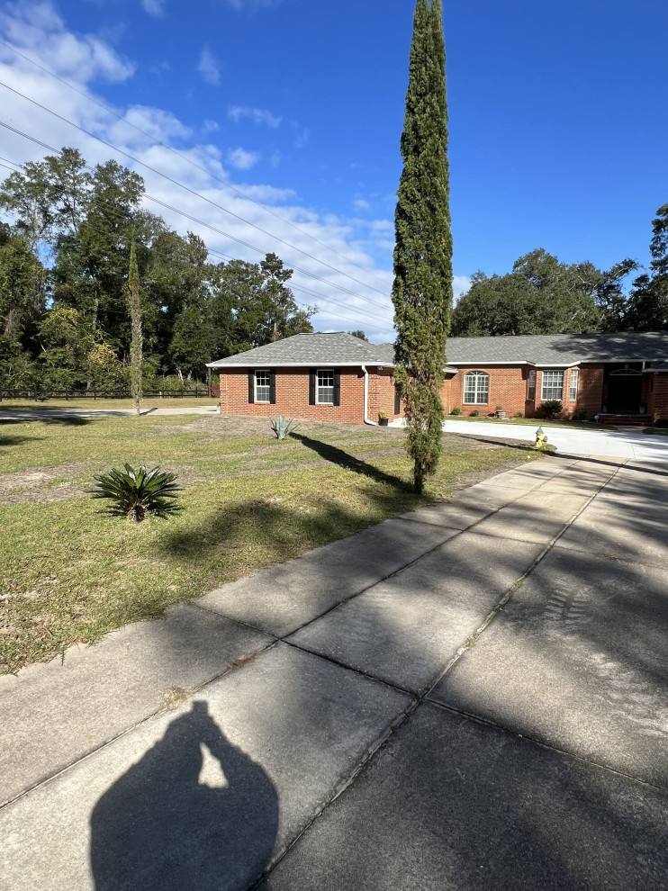 Detached Garage