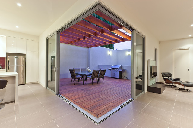 McKinnon Abode contemporary-traedaeck