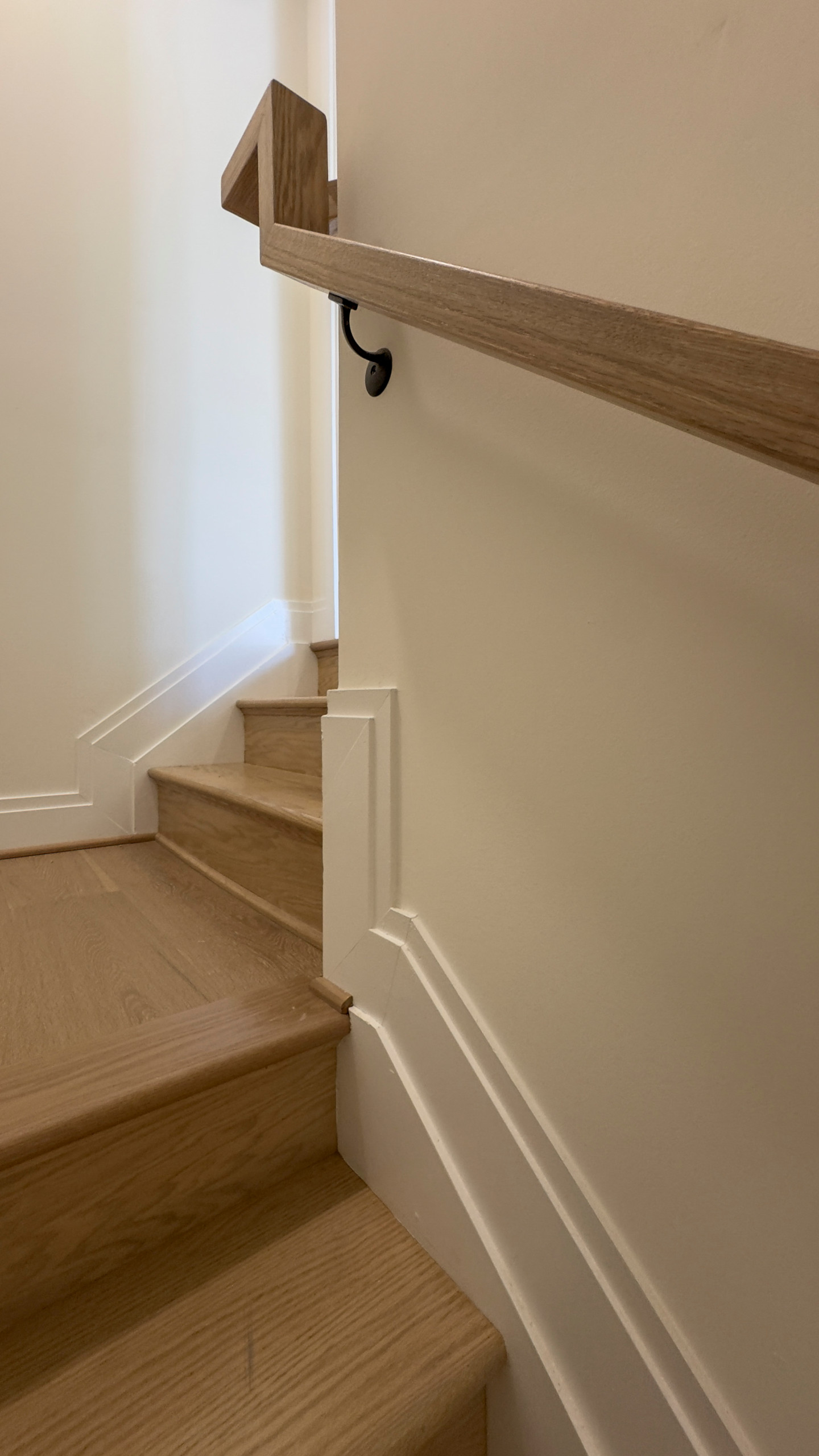 144_Attractive Transitional Staircase in Impressive Modern Home, Vienna VA 22180