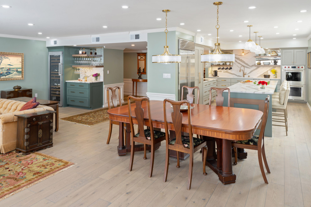 Dining room - transitional dining room idea