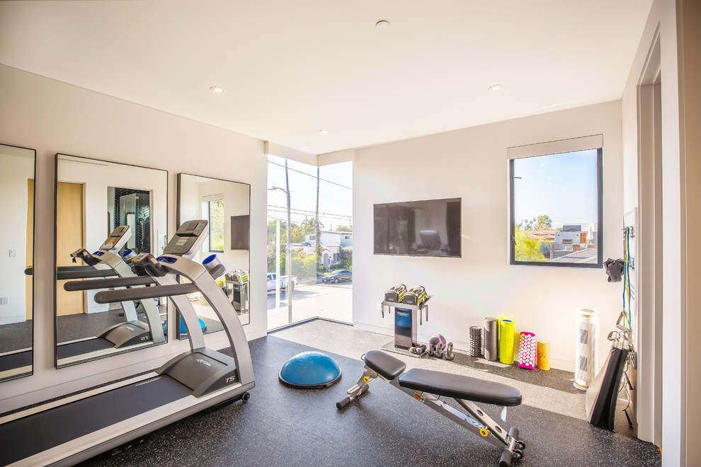 Photo of a contemporary home gym in Los Angeles.