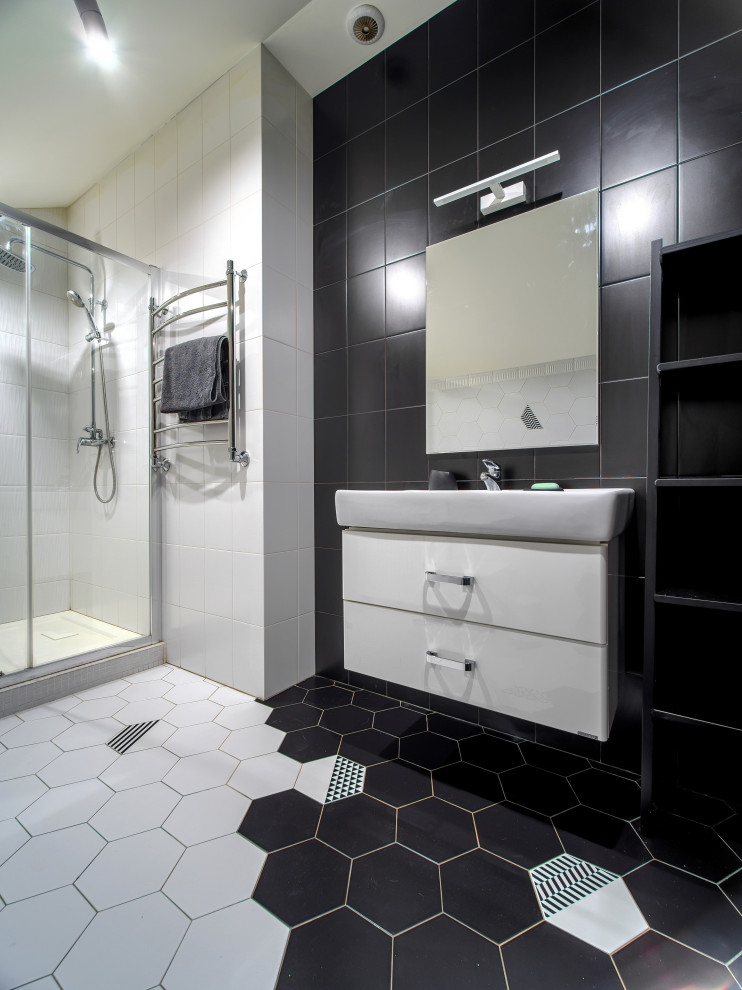 Ванная комната в черно-белых тонах