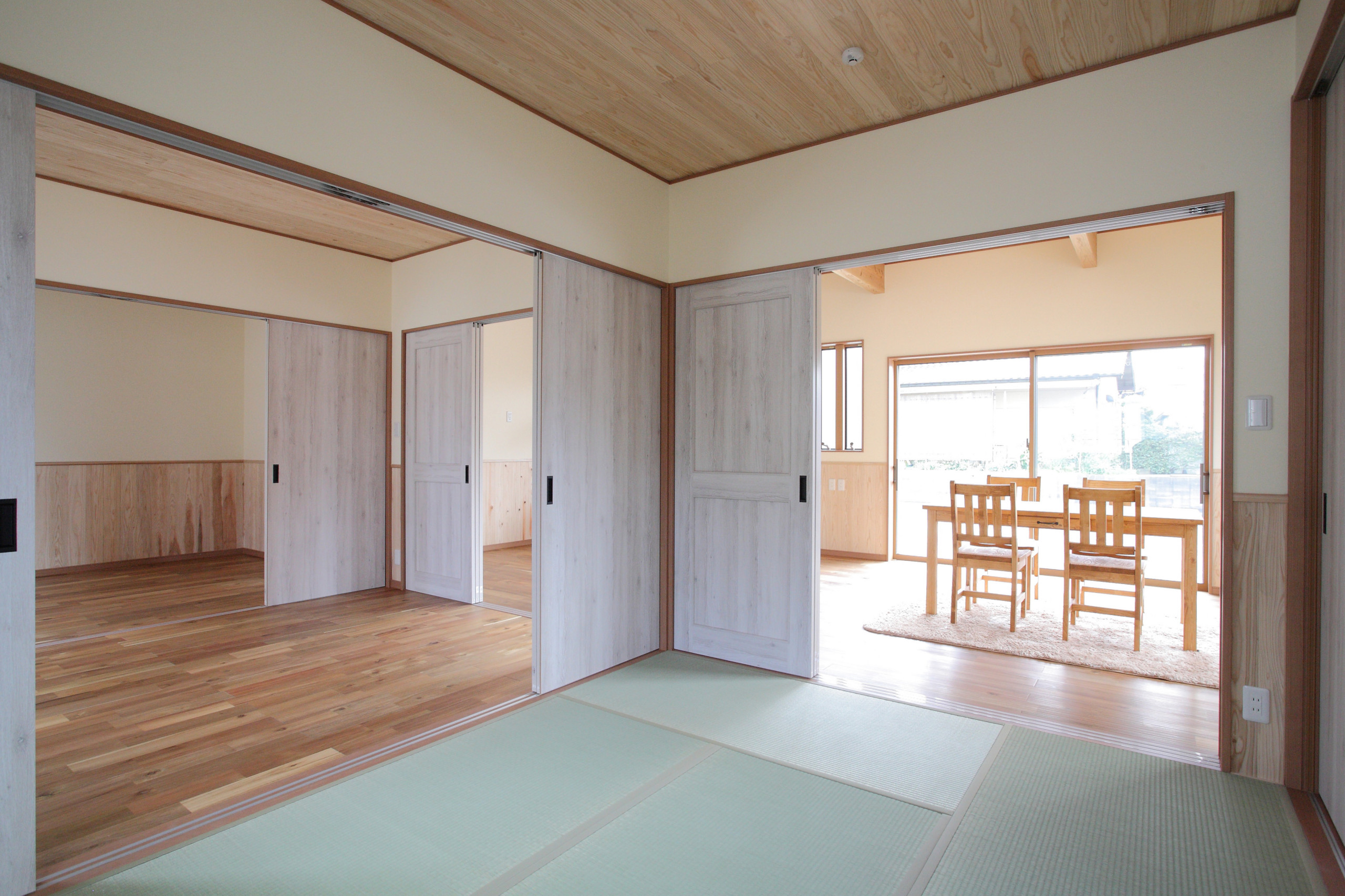 広々とした開放感ある平屋の家