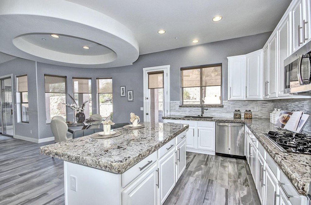 Transitional kitchen photo in Phoenix