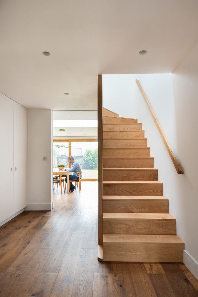 Moderne Treppe in Hertfordshire