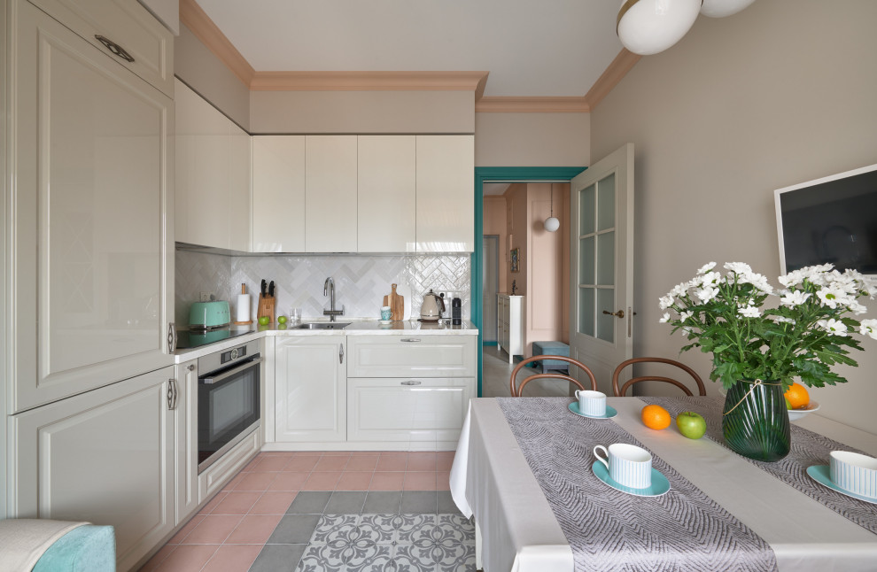 Двухкомнатная квартира с ярким дизайном 65 м2