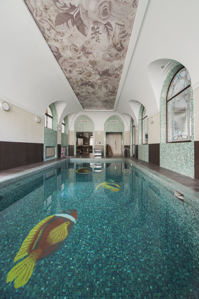 This is an example of a contemporary pool in Moscow.