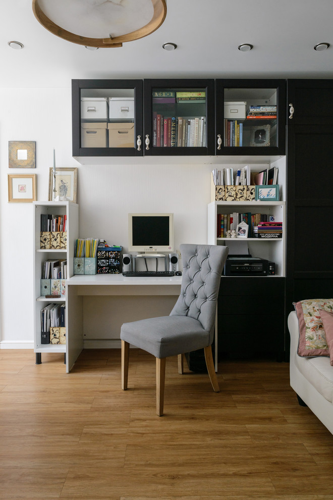 Сапожник с сапогами