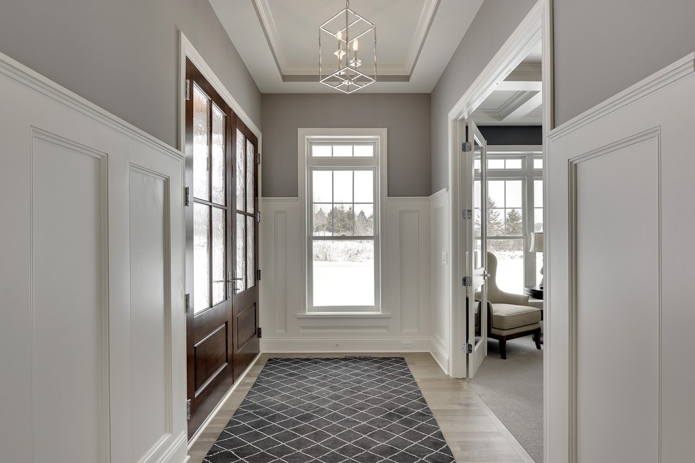 Entryway - transitional entryway idea in Minneapolis