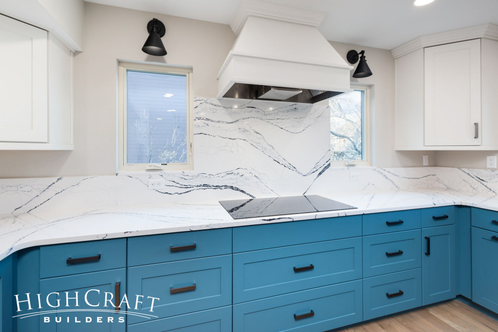 Kitchen - contemporary kitchen idea in Denver